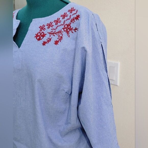 Lane Bryant Denim Cotton Floral Embroidered Blouse Tied Cutout Sleeves Size 18 - Picture 2 of 9